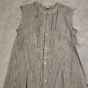 Old Navy sleeveless shirt